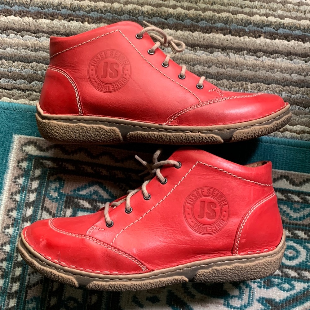 Josef Seibel hiker style shoe
